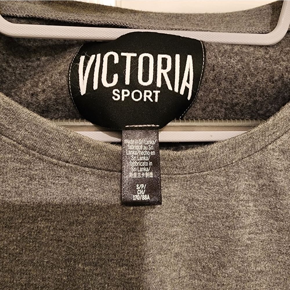 Victoria Sport Sweatshirt - Picture 2 of 3